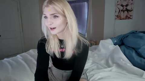 duckchan0 @ myfreecams on 20231129