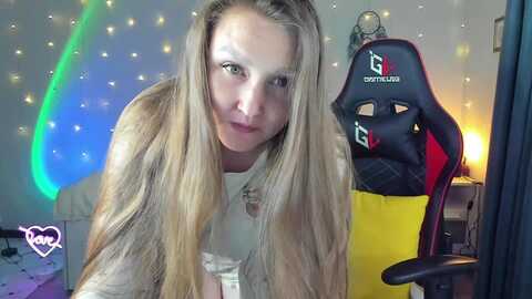 janegrey111 @ myfreecams on 20231129