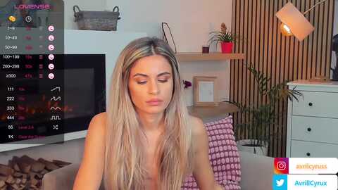 avril_cyrus @ myfreecams on 20231130