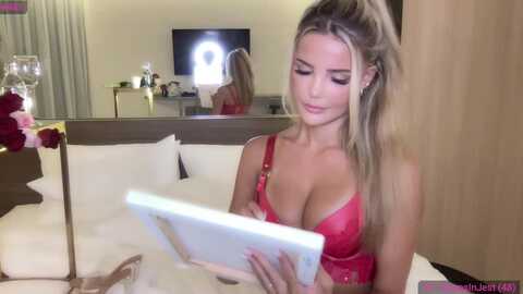 babebusiness @ myfreecams on 20231130