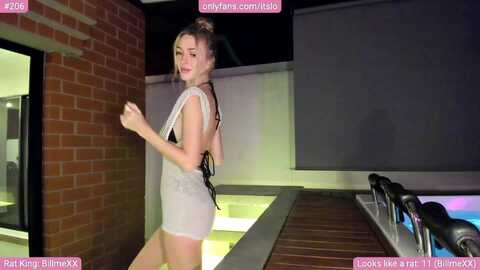 itslo @ myfreecams on 20231130