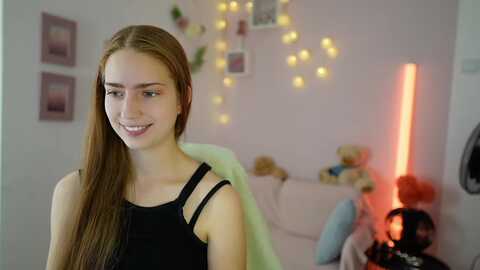 naomi_woods18 @ myfreecams on 20231130