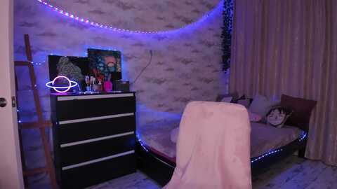 temptingsiren @ myfreecams on 20231201