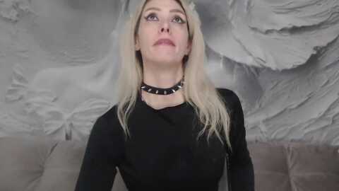 whitequeen888 @ myfreecams on 20231201