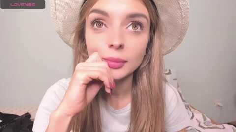 elliefloyd @ myfreecams on 20231202