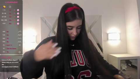 evelynowen1 @ myfreecams on 20231202