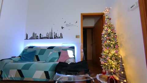 natalieass @ myfreecams on 20231202