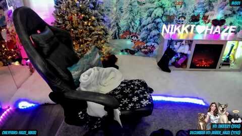 nikki_haze @ myfreecams on 20231202