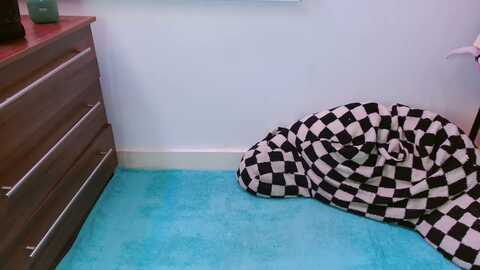 pixie_snow @ myfreecams on 20231202