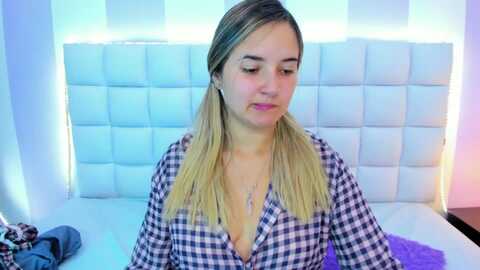 teresasroom @ myfreecams on 20231202