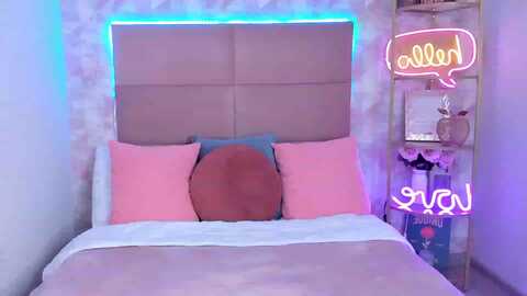 virginvi @ myfreecams on 20231202