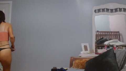 alayna00 @ myfreecams on 20231203