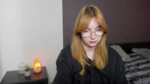 anafoxy @ myfreecams on 20231203