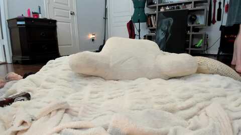 bunnydathug @ myfreecams on 20231203