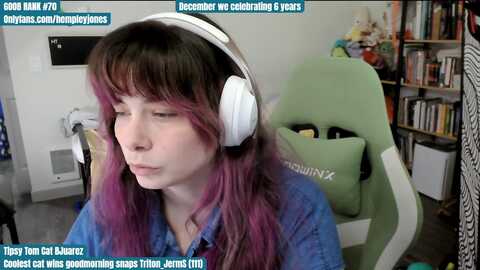 hempley @ myfreecams on 20231203