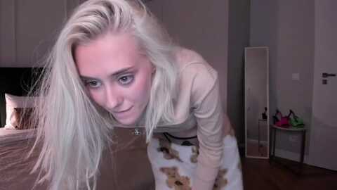 loren_wood @ myfreecams on 20231203