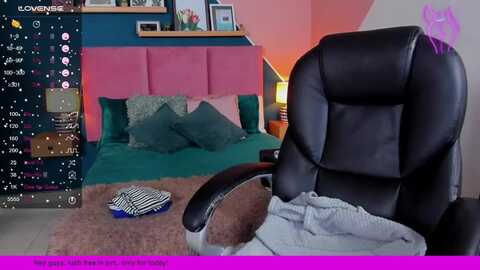 quinn_hart @ myfreecams on 20231203