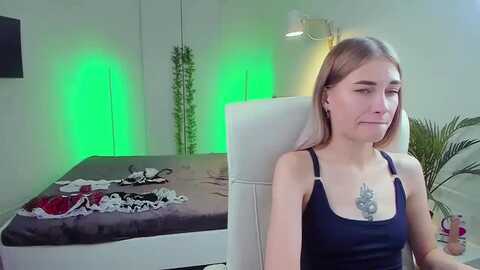 summerdiana @ myfreecams on 20231203