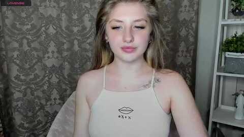 whiteperl @ myfreecams on 20231203