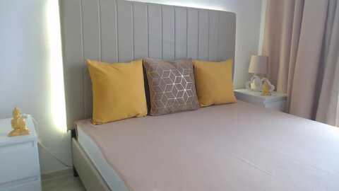 hrystina_ @ myfreecams on 20231204