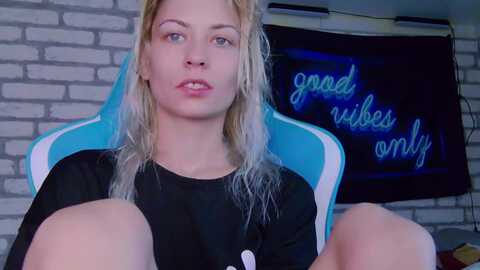 karoline121 @ myfreecams on 20231204