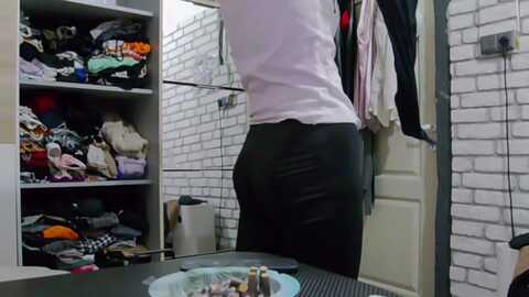 karoline121 @ myfreecams on 20231204