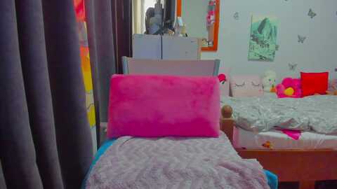 marie_marie03 @ myfreecams on 20231204