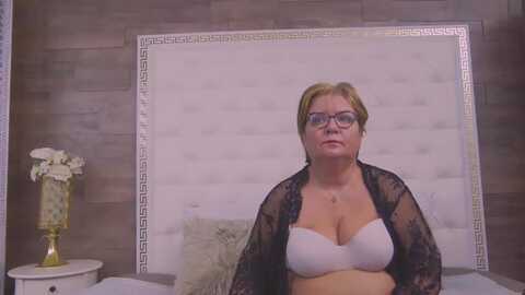 matureshow4u @ myfreecams on 20231204