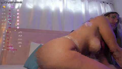 roosaliiaaa1 @ myfreecams on 20231204