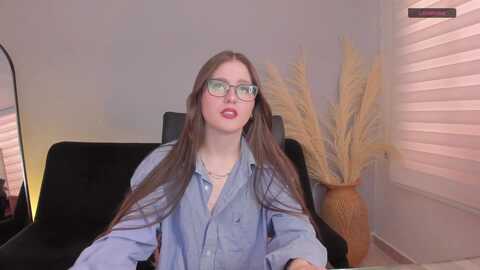 violet_03_ @ myfreecams on 20231204