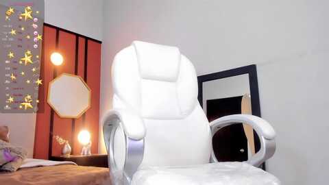 candace_white @ myfreecams on 20231205