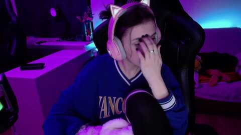 crybabykys @ myfreecams on 20231205