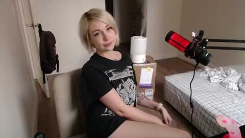 cuteholly @ myfreecams on 20231205