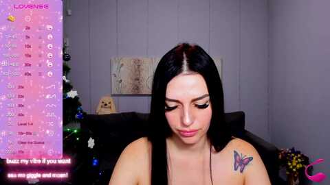 ella_king @ myfreecams on 20231205