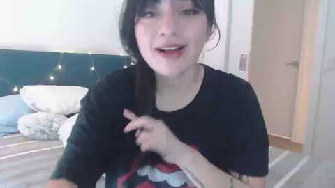 emmalovesit @ myfreecams on 20231205