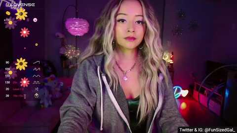 funsizedgal @ myfreecams on 20231205