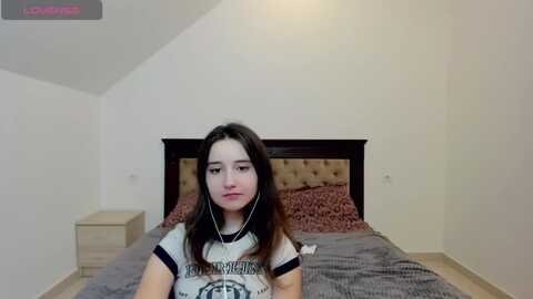 kirasupreme @ myfreecams on 20231205