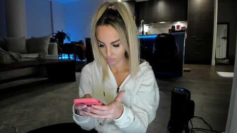 mollyboots @ myfreecams on 20231205