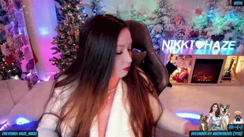 nikki_haze @ myfreecams on 20231205