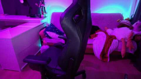 crybabykys @ myfreecams on 20231206