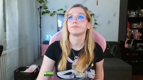 monicmoon18 @ myfreecams on 20231206