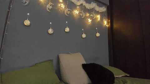 dariadiaz_ @ myfreecams on 20231207