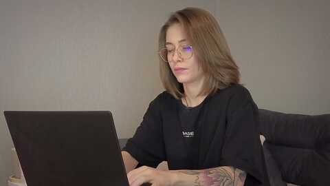 keepspark @ myfreecams on 20231207