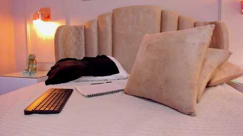 paula_07 @ myfreecams on 20231207