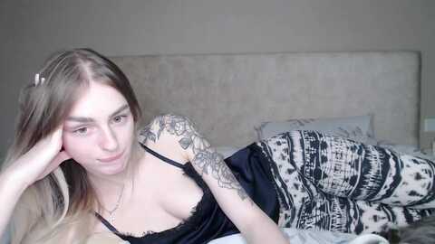 abby__x @ myfreecams on 20231208