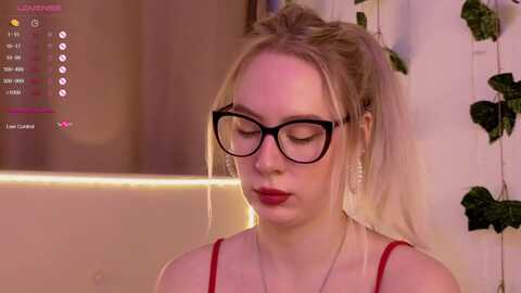 april_bb @ myfreecams on 20231208