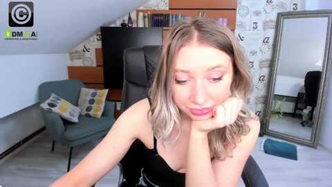 daisyli @ myfreecams on 20231208