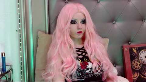 freyagold @ myfreecams on 20231208