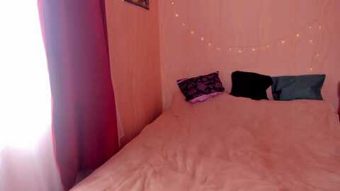geisha_anna @ myfreecams on 20231208