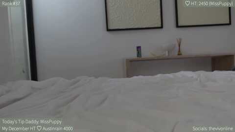 helloviv @ myfreecams on 20231208